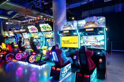 Gemeinsam Arcade-Rennen fahren